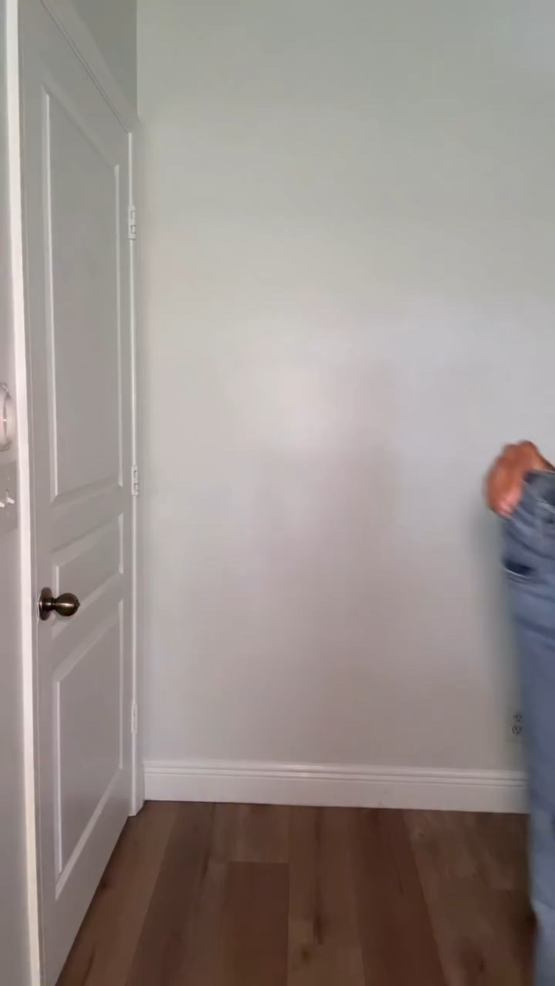 Fall denim done right! 🍂

I’m loving these @levis cinched waist barrel jeans from @macys 😍 the fit is so flattering with that perfect cinched waist and relaxed leg. I styled them with a cozy sweater, @sam_edelman animal print heels for a fun pop, and my @jwpei_official bag to complete the look.

Shop all my picks during the Macy’s VIP Sale and refresh your fall wardrobe with chic staples that go from day to night effortlessly. ✨

@macysstylecrew 
#macysstylecrew #macyspartner #VIPSale