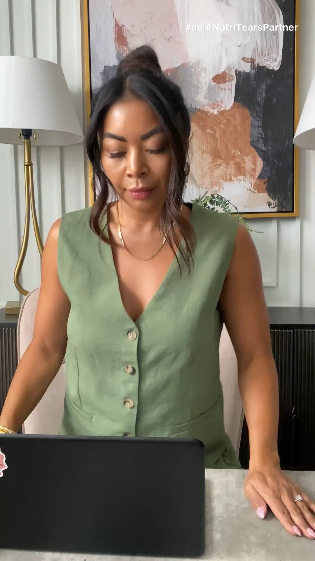 #ad I was suffering from dry eyes. Thankfully I discovered Blink NutriTears. This is a nutritional supplement designed to target the key root causes of dry eyes and promote healthy tear production.* Now my eyes feel hydrated and I’m not constantly reaching for eye drops either! Want to get through your busy day without having to worry about dry eyes? Try Blink NutriTears! 

@target @blink_nutritears #NutriTearsPartner #targetpartner #Targer

*These statements have not been evaluated by the Food and Drug Administration. This product is not intended to diagnose, treat, cure, or prevent any disease.
