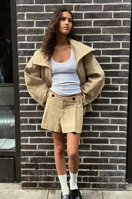 PLEATED SHORTS WITH BUTTONS | Zara UK