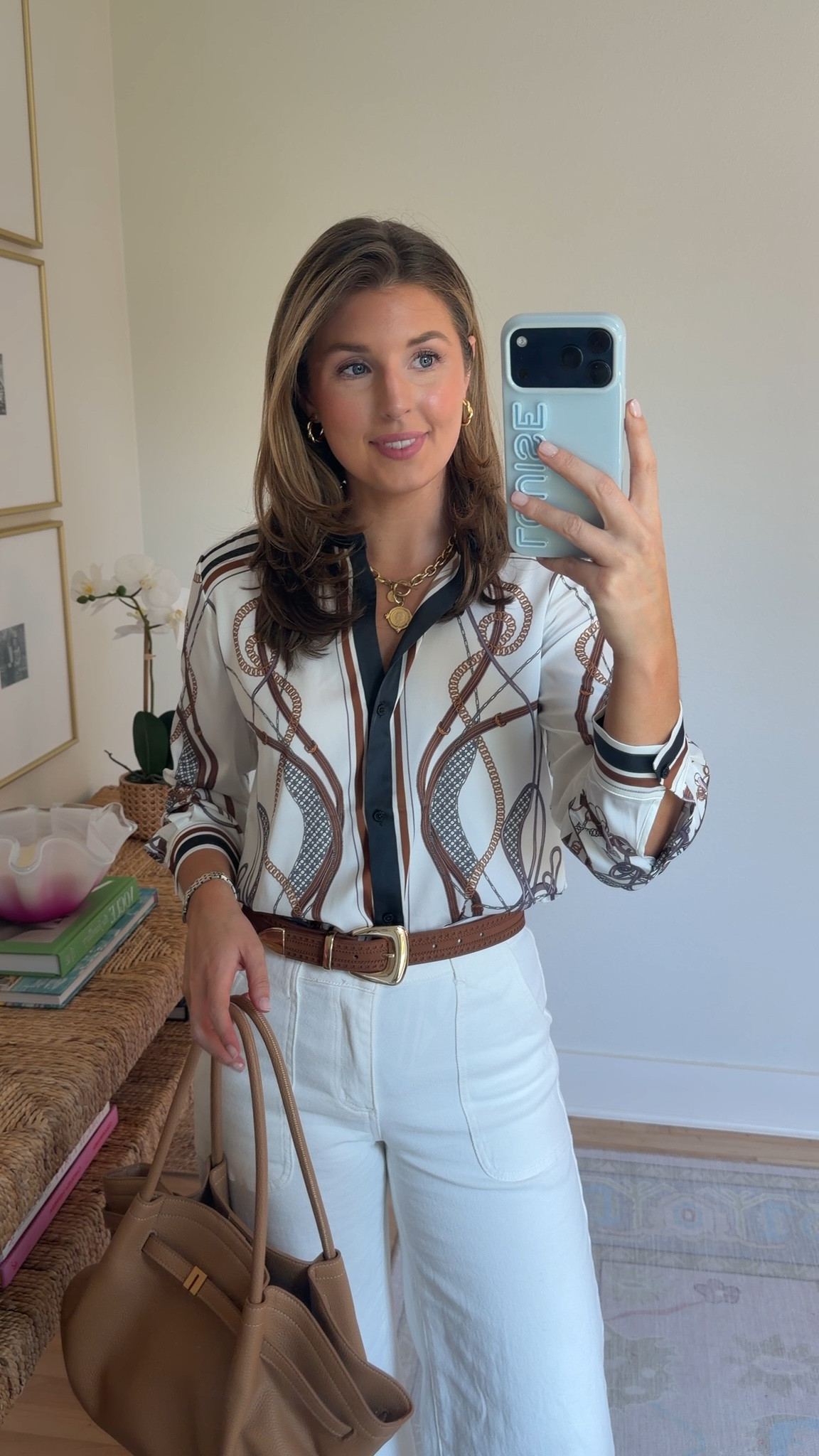 Summer to fall workwear outfit! Wearing a S in top and 4 in jeans