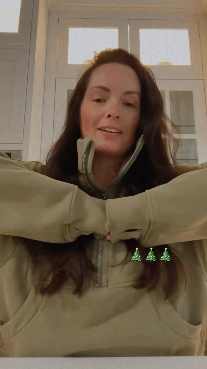 My favorite cozy sweatshirt for the fall/winter months, plus a dupe you will love! 

#LTKfitness #LTKSeasonal #LTKover40