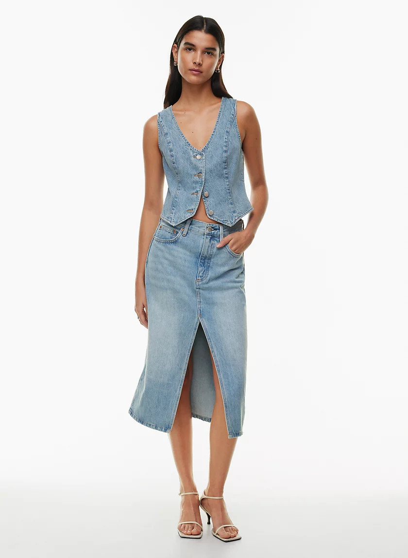 THE '90S HALLE DENIM SKIRT | Aritzia