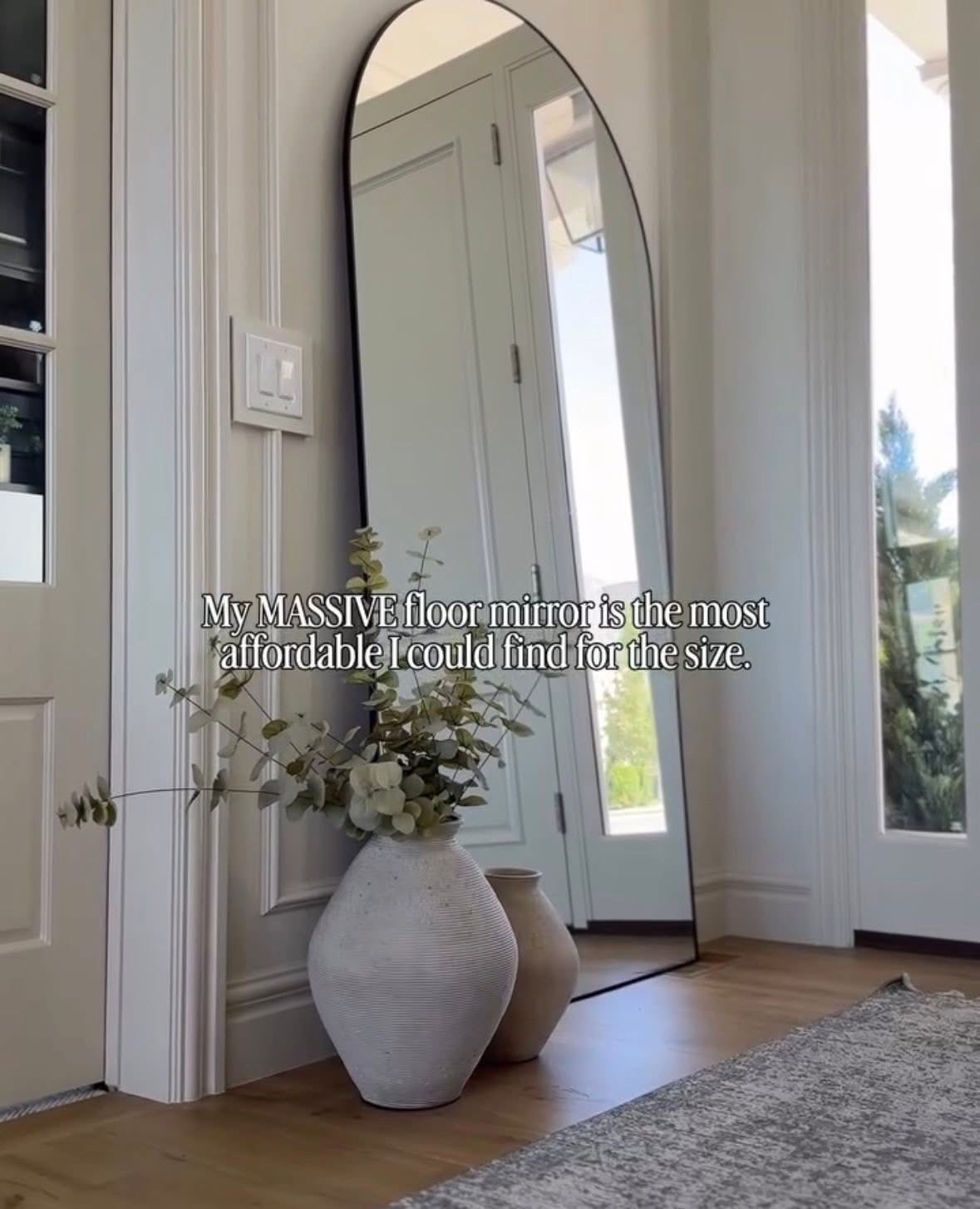 Sharing the links to my home decor and furniture finds — that actually look “designer” and are worthy of your consideration from all ends of the cost spectrum.

>> Here’s my take: 

Stunning homes can absolutely be styled at a variety of price points: not everything needs to have a pottery barn price tag. 👉🏼The secret sauce for me is mixing high-end home finds (always, always watching for those good sale prices!!) with budget-friendly hidden gems for a curated, collected, classic look that’s anything but cookie-cutter.


#homedecorideas #homestyling #livingroomdecorideas #interiordesignideas

#LTKSeasonal #LTKdayinmylife #LTKHome