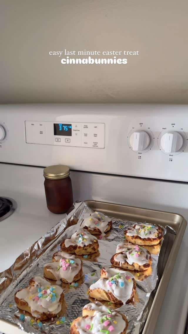 looking for a last min treat for easter? I got u! save these easy cinnabunnies for your kids ✨🐰 I make them every year for mine + they’re always a hit! 

i shared a detailed recipe/tutorial on my blog ✍🏼
#eastertreats #easterbaking #eastertreat #easterparty #toddlermamas make cookie cups with me. Easter cookies. Easter sweet treats. Easter party ideas. Easter hosting ideas

#LTKFamily #LTKHome #LTKParties