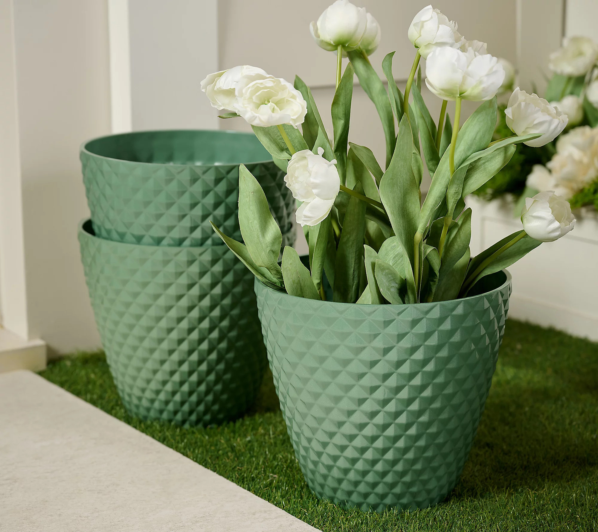 Jennings Set of 3 Medium Diamond 11-3/4"" Planters | QVC