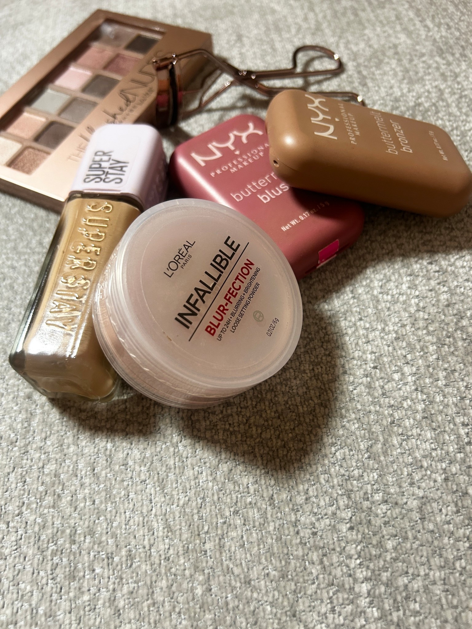 Midlife makeup that’s easy on the pocket 💕💸
These are my favorite affordable, flattering finds that give glow, coverage, and confidence without the high price tag. Proof you don’t need luxury prices for great results ✨


#BudgetBeauty
#AffordableMakeup
#Over40Beauty
#MidlifeBeauty
#DrugstoreMakeup