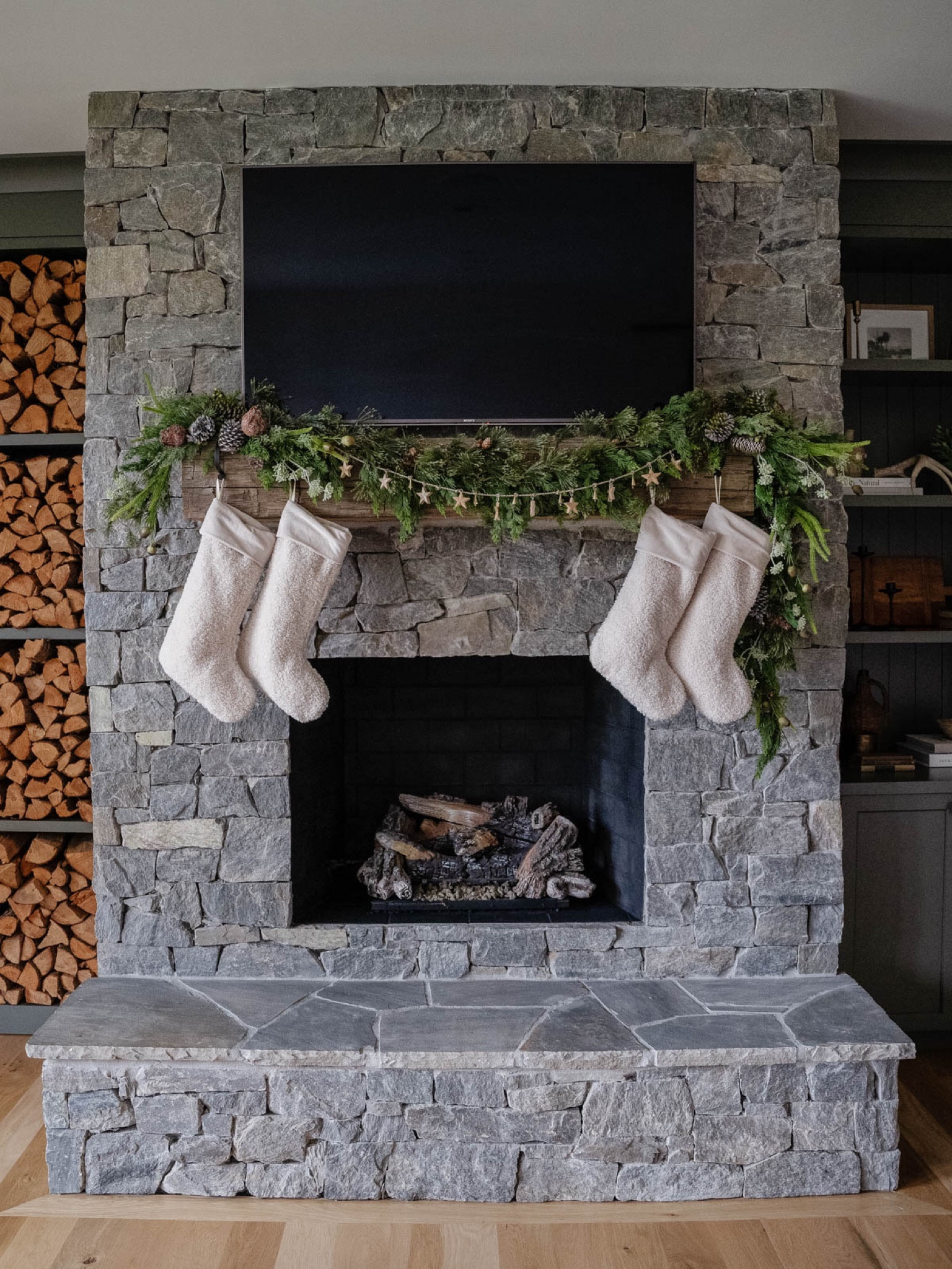 Christmas Home Tour 2022

Star Garland // similar stockings // stocking hooks

For more holiday inspiration check out Cristincooper.Com 

#christmashometour

#LTKHoliday #LTKSeasonal #LTKhome