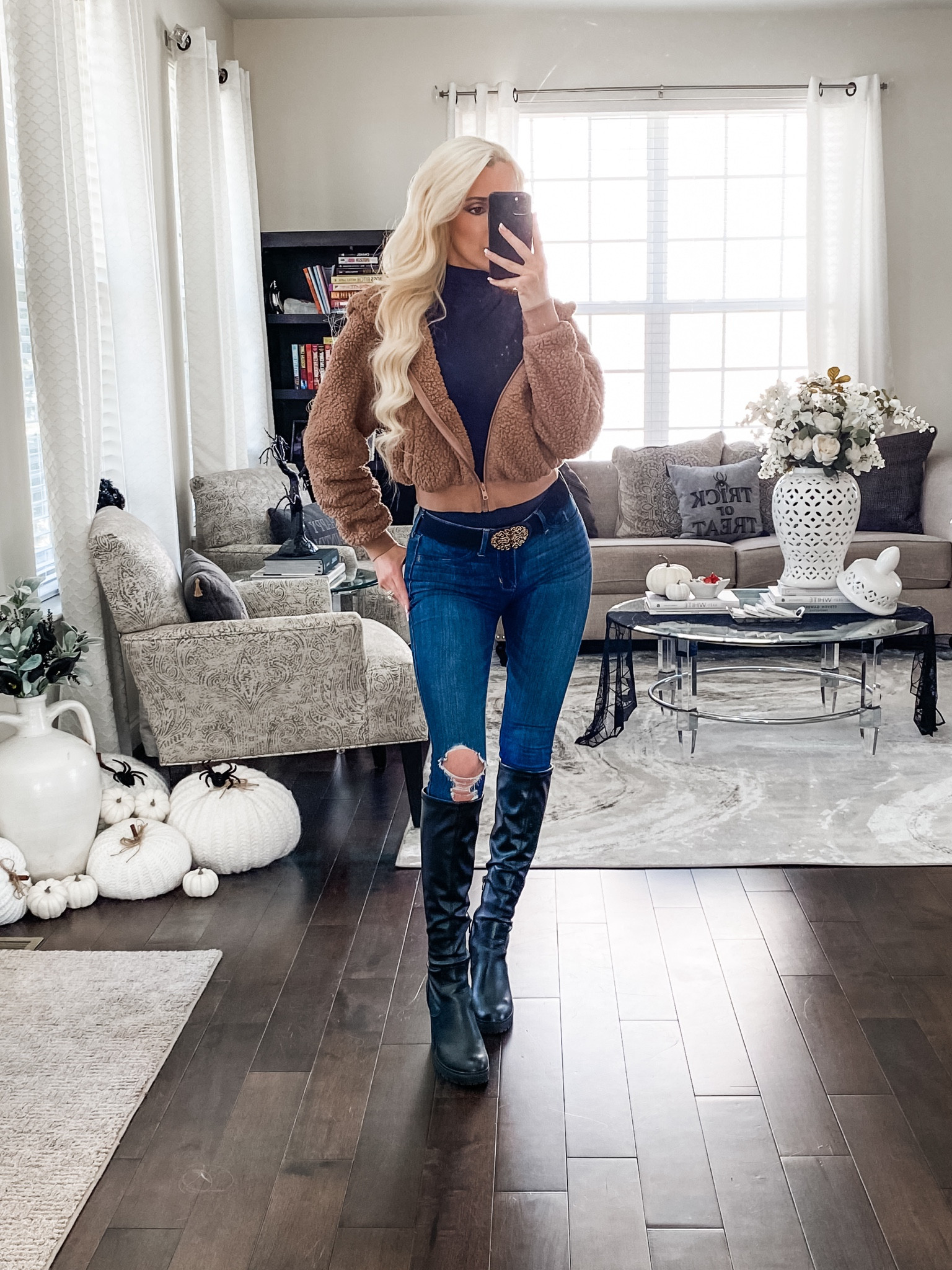 Fall style 🤎

#LTKSeasonal #LTKHalloween #LTKunder100