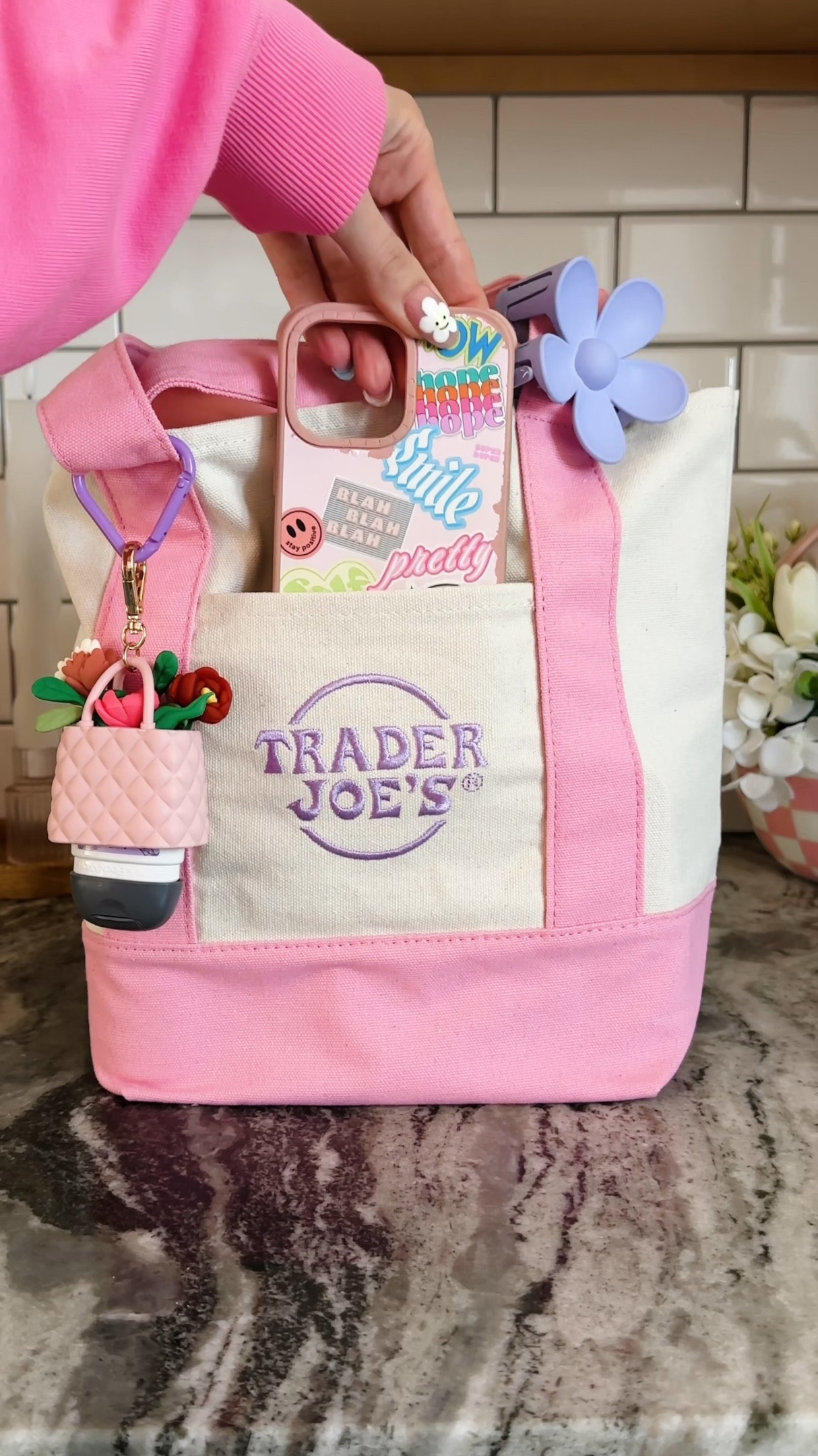 let’s pack my tote for the park! 💖🌳

#LTKTravel #LTKItBag #LTKFamily