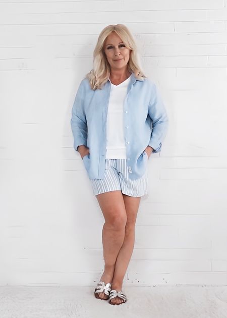 How to Wear a Button-Up Shirt as a Cardigan


Summer Outfit / Spring Outfit / Over 50 / Over 60 / Over 40 


#LTKStyleTip #LTKOver40 #LTKSeasonal