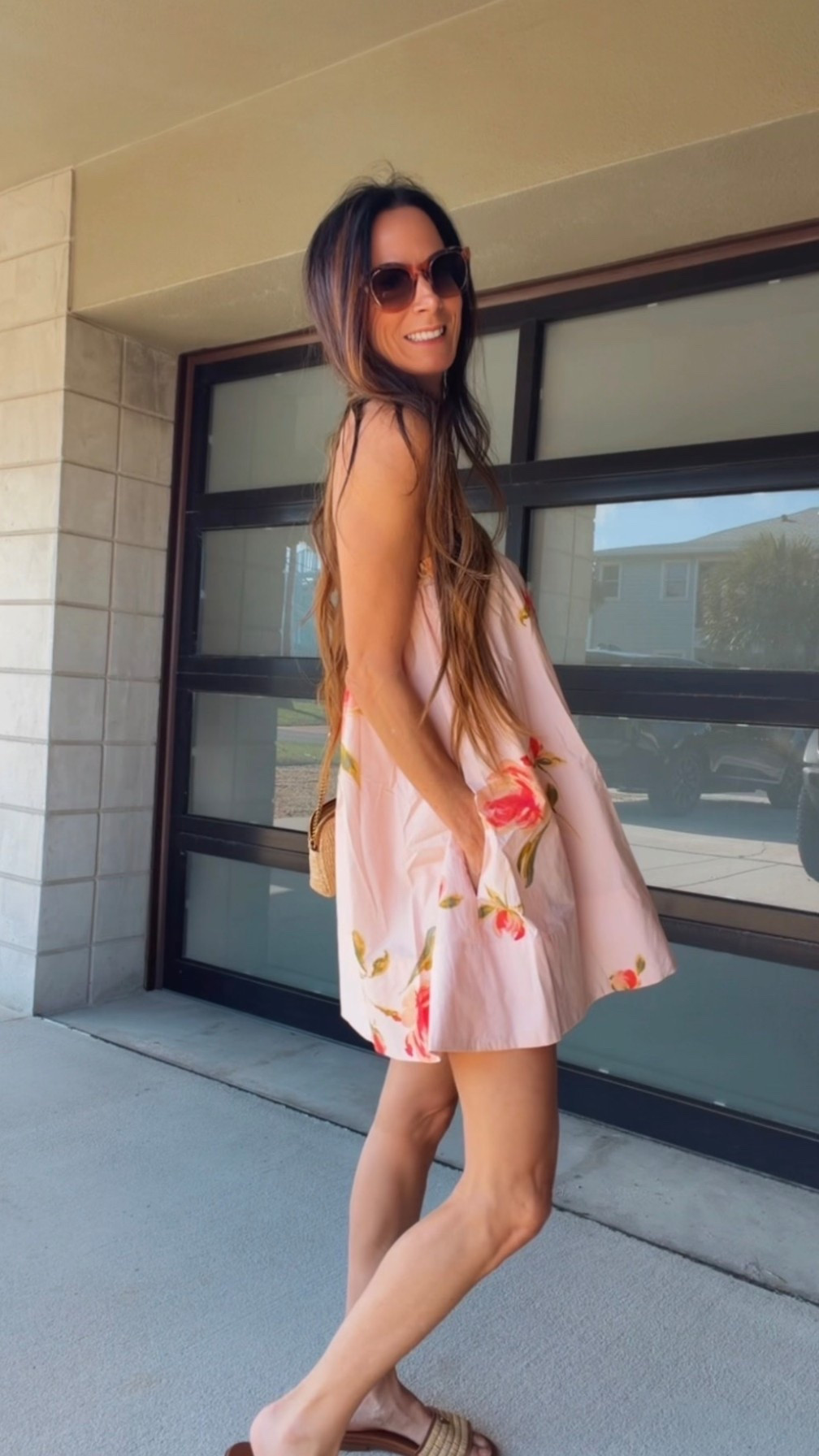 pink florals, sunkissed skin, and a dinner reservation with my name on it 🌸🍸
sometimes the outfit really does set the mood for the night ✨

Comment DRESS for links 💕

#DinnerLook #OOTDStyle #SummerStyle #CoastalChic #NicoleColeeStyle

#LTKootd #LTKgrwm #LTKdayinmylife