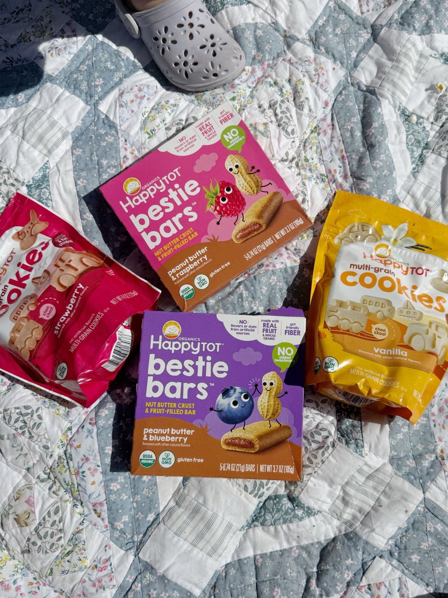 #ad Living for this spring weather and love our @happyfamilyorganics snacks for the park! #TargetPartner #target #HappyBabyOrganics #HappyBabyTarget #targetfinds