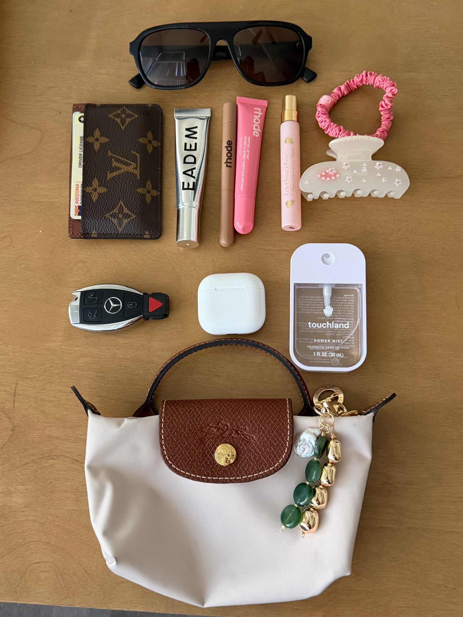 mini longchamp
Sephora sale
What’s in my bag
Mini bag
 Rhode
Lipglosses 
Travel perfume 

#LTKBeauty #LTKootd #LTKdayinmylife