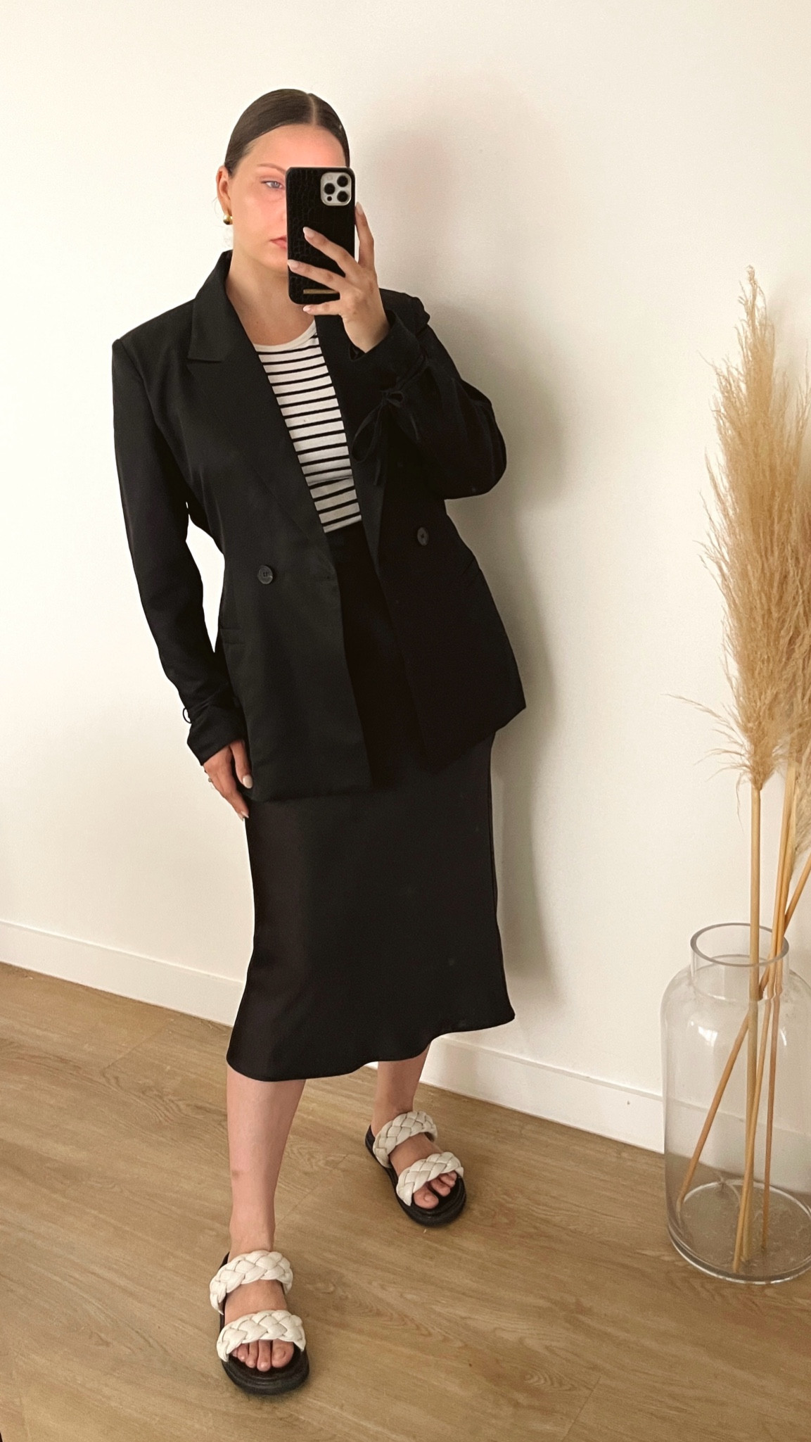 The best oversized black blazer you'll ever own 🖤

#LTKstyletip #LTKaustralia #LTKworkwear