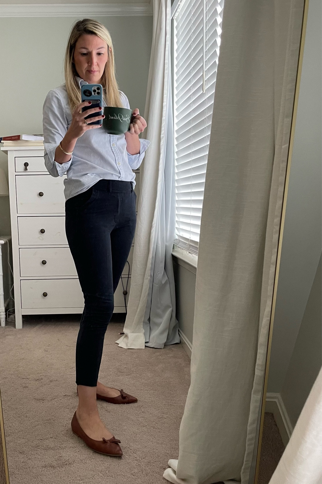 WFH to school pickup to WFH #falloutfits #frankandeileen #sarahflint #inmyflints #backtoschool #teacheroutfit 