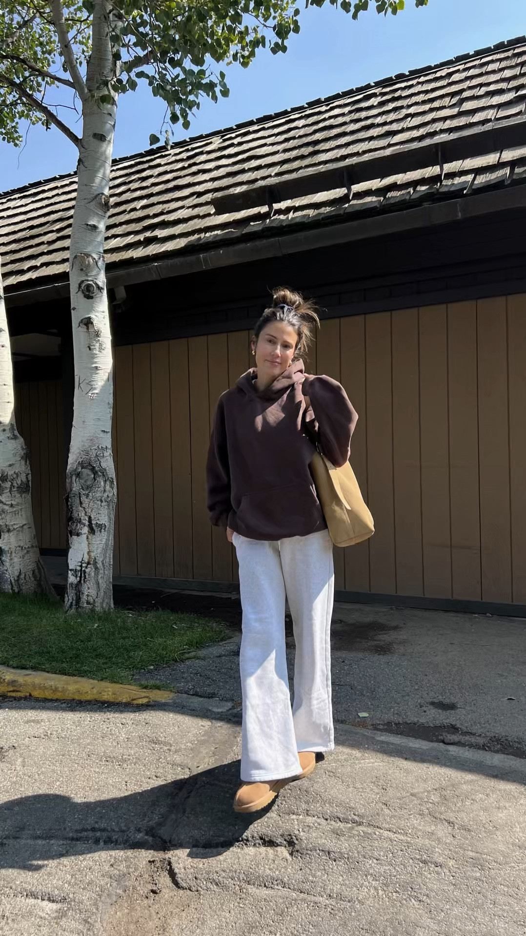 Road trip outfit- these sweatpants and sweatshirts are the coziest ever! These pants are the wide leg version of a pair I’ve worn for years and I’m obsessed 🤎

Fall outta, fall fashion, comfy outfit, cozy outfit, Abercrombie sweatshirt, gray sweatpants, travel outfit, roadtrip outfit, Uggs, Tasman Uggs, brown Uggs, chestnut Uggs, Christine Andrew 

#LTKSeasonal #LTKFindsUnder100 #LTKVideo