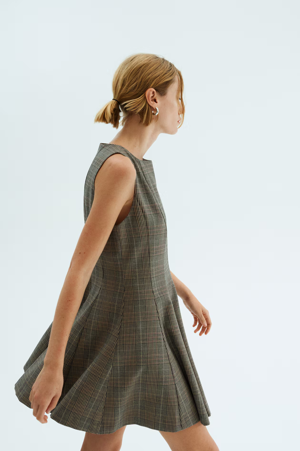 Flared-skirt dress | H&M (UK, MY, IN, SG, PH, TW, HK)