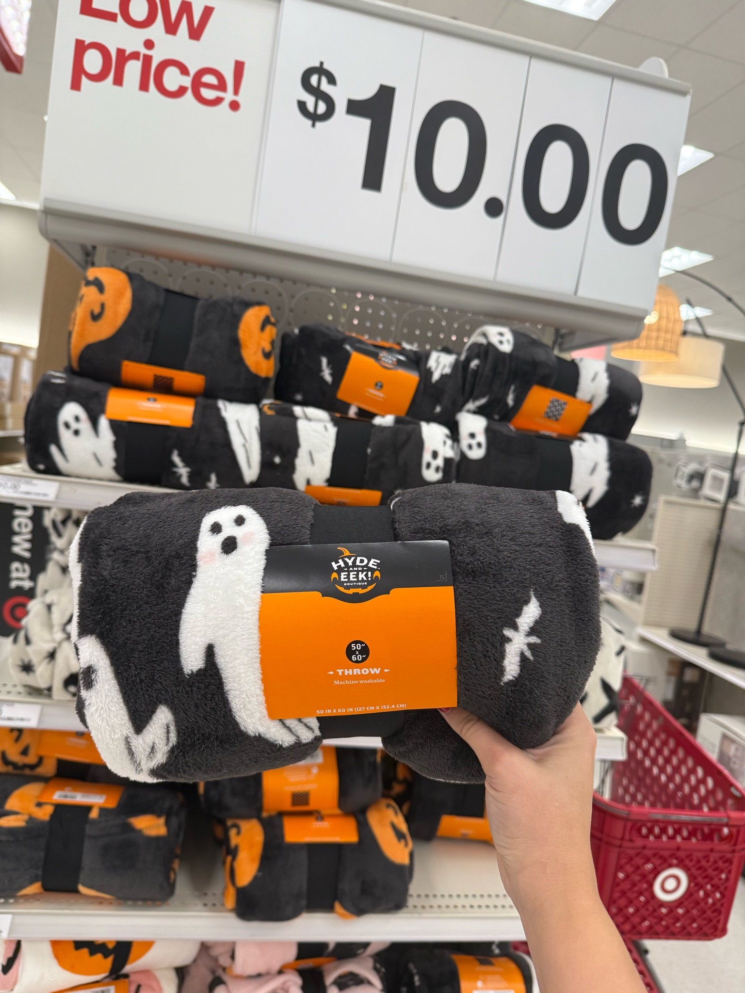 Ghost throw blanket

#LTKmomlife #LTKSeasonal #LTKHome