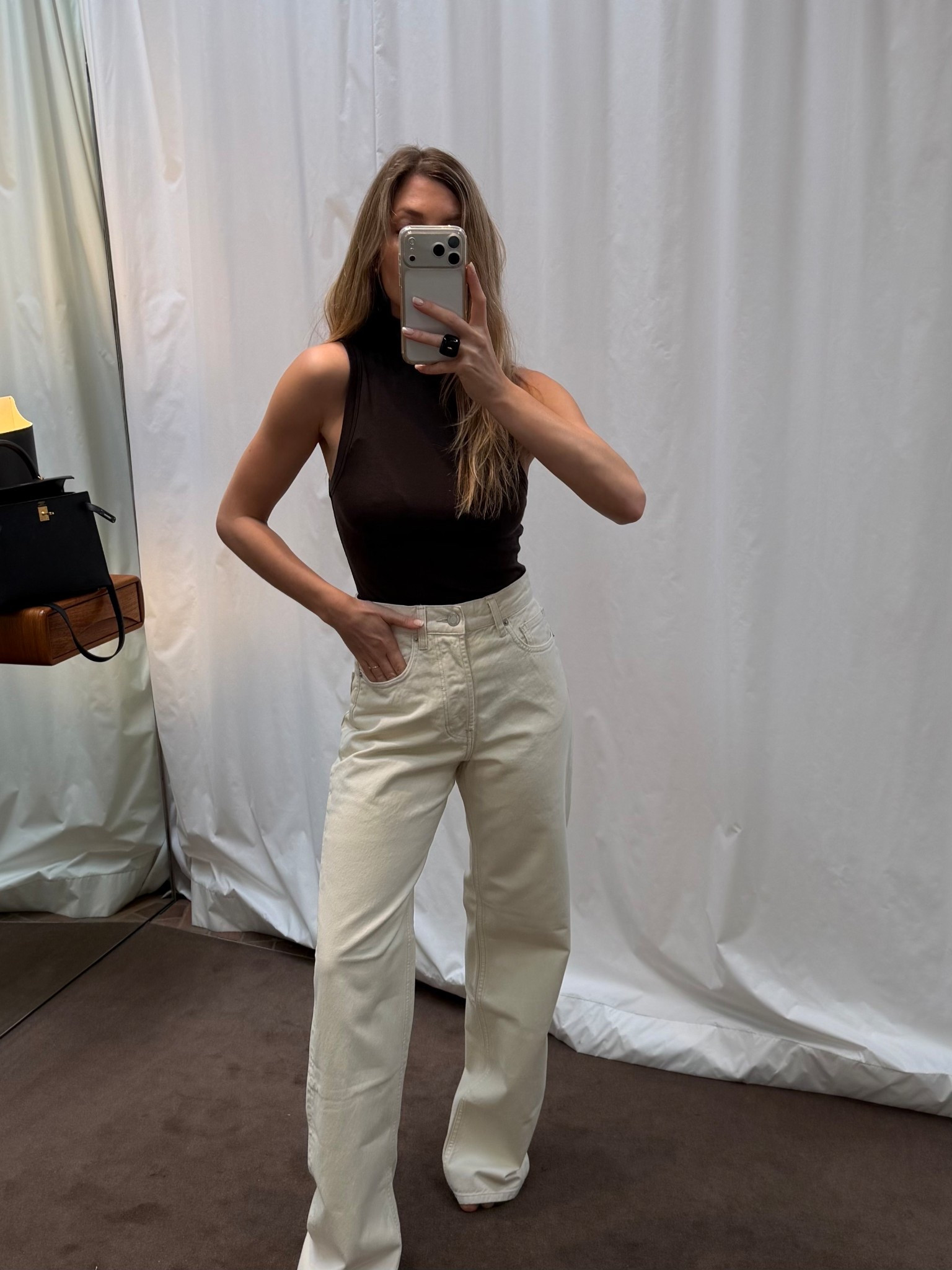 Henne 

#LTKstyletip #LTKworkwear #LTKspring