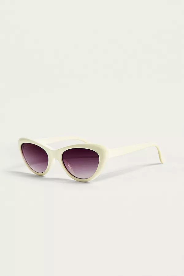 Extreme Cat Eye Sunglasses | Urban Outfitters EU