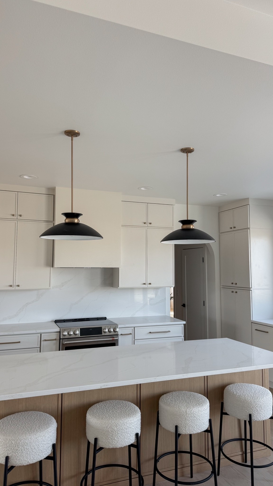 These pendant lights dropped under $150 for @Wayfair’s hot summer sale! Lowest price I’ve ever seen for them 🤯