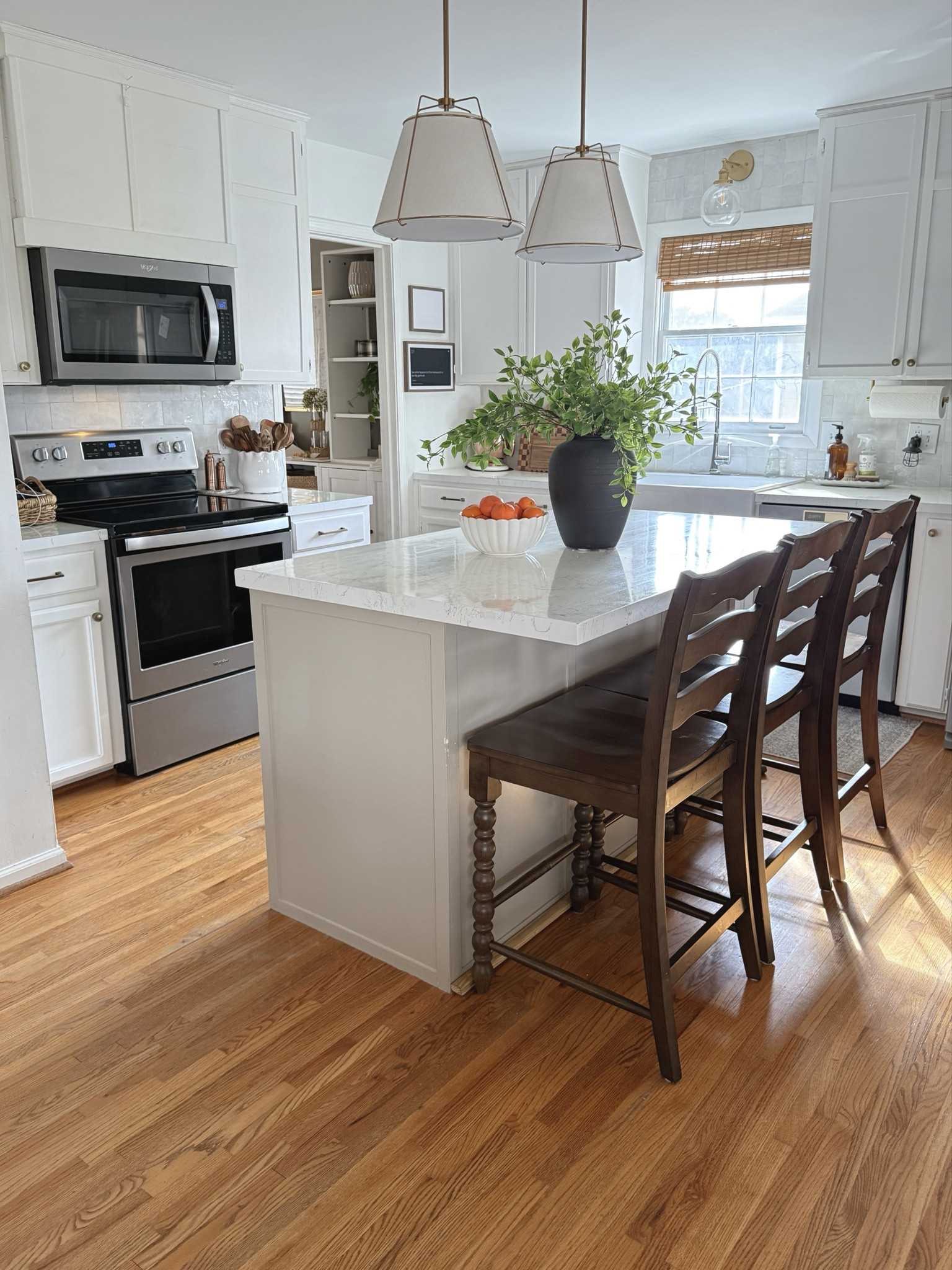 Simple spring kitchen views 



Kitchen island  (BM Pashmina)
Back door (BM Taiga)
Kitchen views

#LTKmomlife #LTKHome #LTKSeasonal