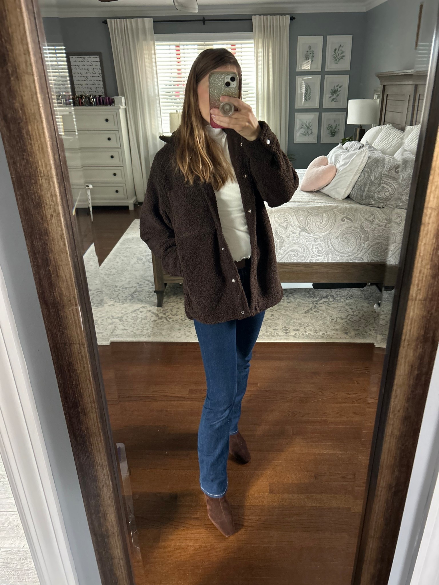 Let your coat be an extension of your outfit, not a distraction! Take a look at this Teddy coat. It’s roomy enough to layer underneath, and chic enough to keep your look pulled together. Ideal for temps in the 40-60°F range.

Jacket - Z by Zella, wearing xs as it’s an oversized fit. Color: Brown Mole (also comes in Ivory Egret)

Belt - wearing color coffee/black buckle

Denim - wearing dark wash