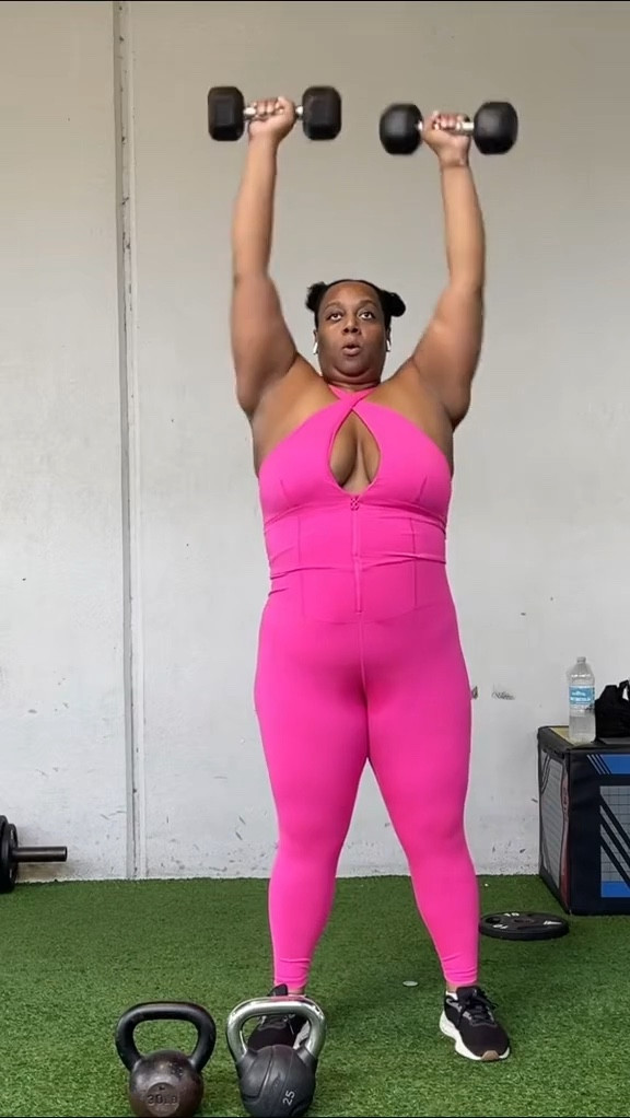 Upper body strength day 💪🏽 building strong arms and shoulders with simple dumbbell moves
Stay consistent and watch the results come in 🔥
#fitnessjourney #homeworkout #strongwomen

#LTKPlusSize #LTKfitnessgoals #LTKdayinmylife