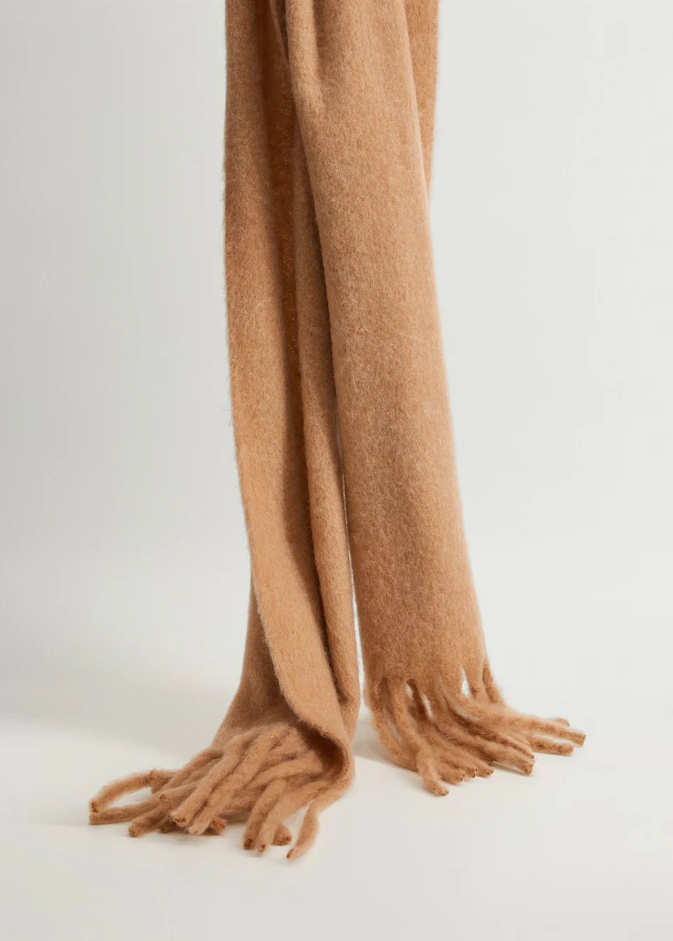 Fringed edge wool-blend scarf | MANGO (US)