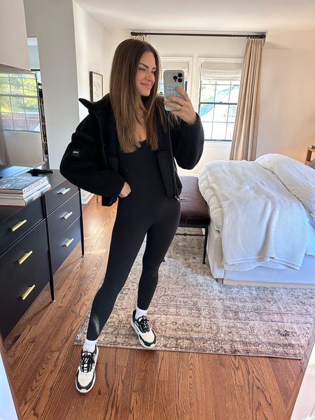 My activewear outfit today! I’m wearing a size 4 in the bodysuit & a  S in the jacket. I also sized up a half size in my sneakers 