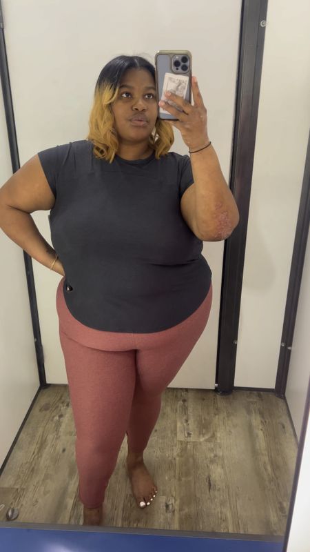 Old Navy is having a 2 DAY SALE! All activewear is up to 50% off today and Spring Styles are up to 30% off! 

Grabbed these leggings for $13 and the top for $12! 

#LTKplussize #LTKsalealert