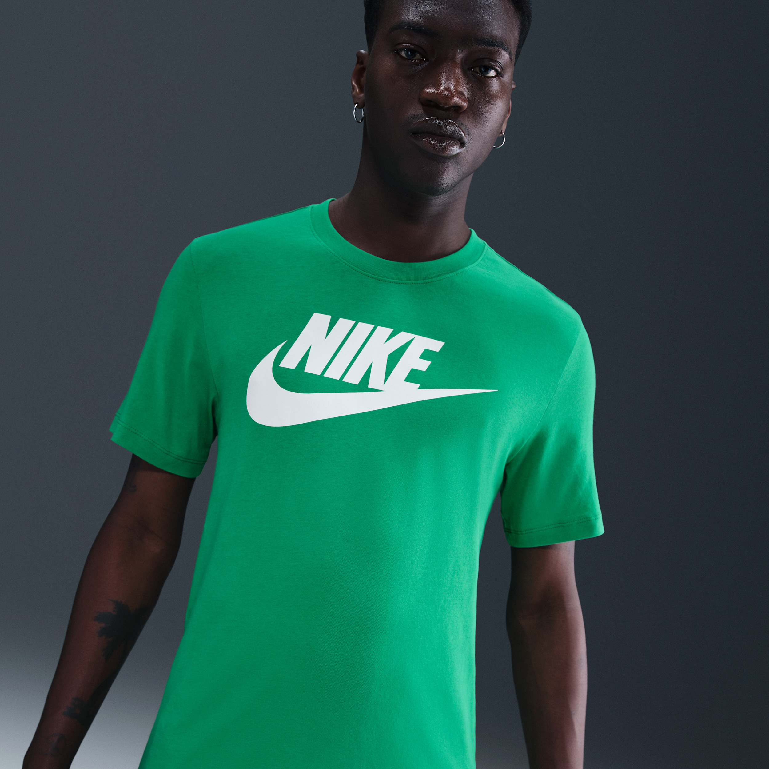 Men's Nike Sportswear T-Shirt in Green | AR5004-324 | Nike (US)