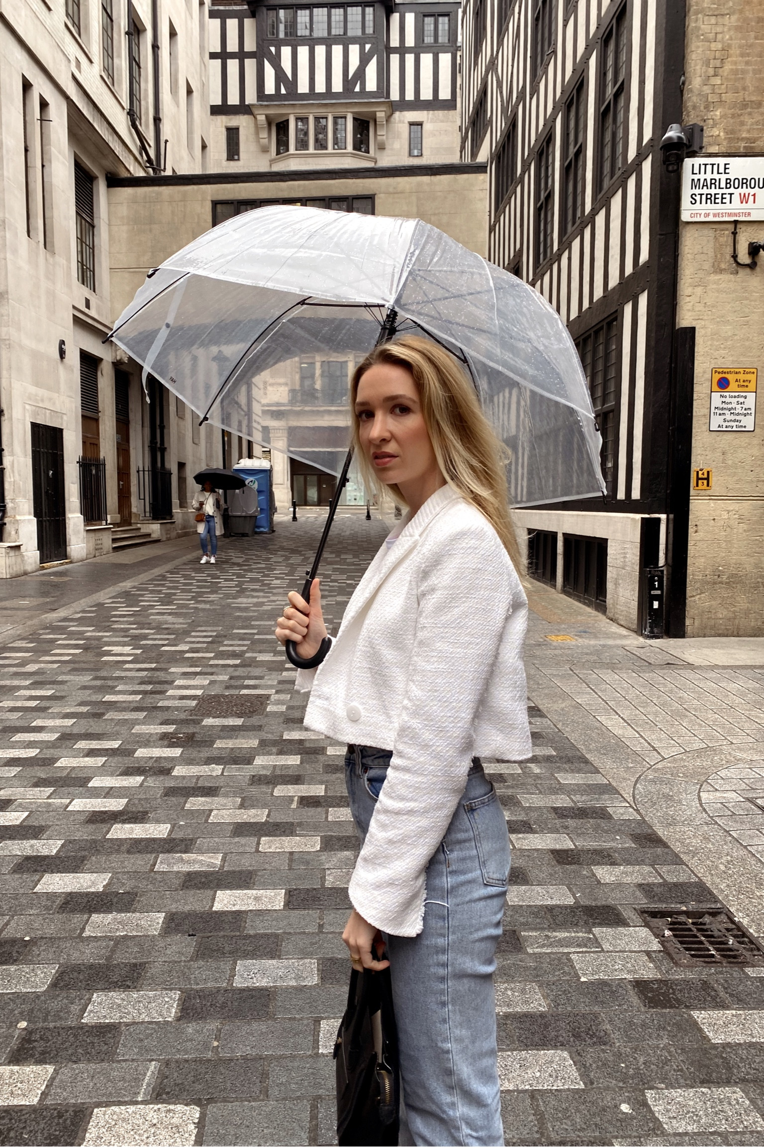 Insta & TikTok @pmmatter for outfit inspiration 🖤 Any questions? DM me on Insta! - minimal style, street style, casual elegant, easy outfit, everyday style, outfit inspiration, clean girl aesthetic, white cropped blazer, transparent umbrella, straight jeans 

#LTKfit #LTKstyletip