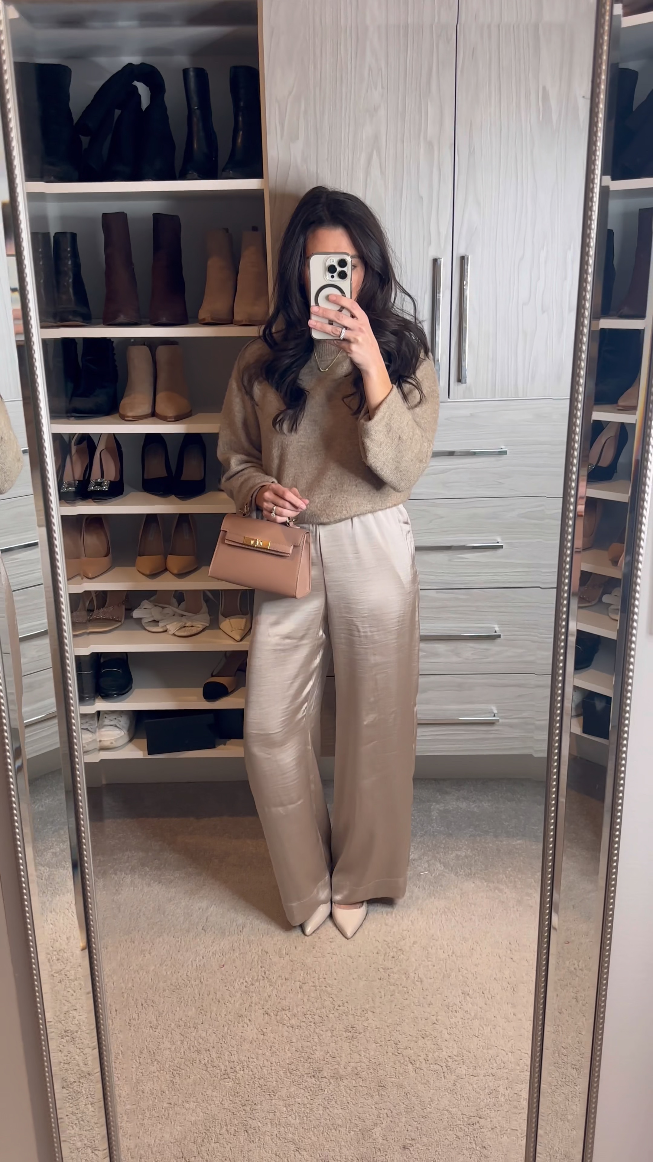 Satin pants for work

These exact ones are sold out from Target but I found the same style from other retailers below 

#LTKFindsUnder50 #LTKFindsUnder100 #LTKWorkwear