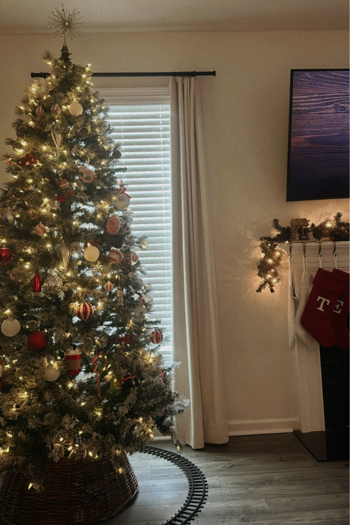 Cozy Christmas 🎄 

#LTKHome #LTKSeasonal #LTKHoliday