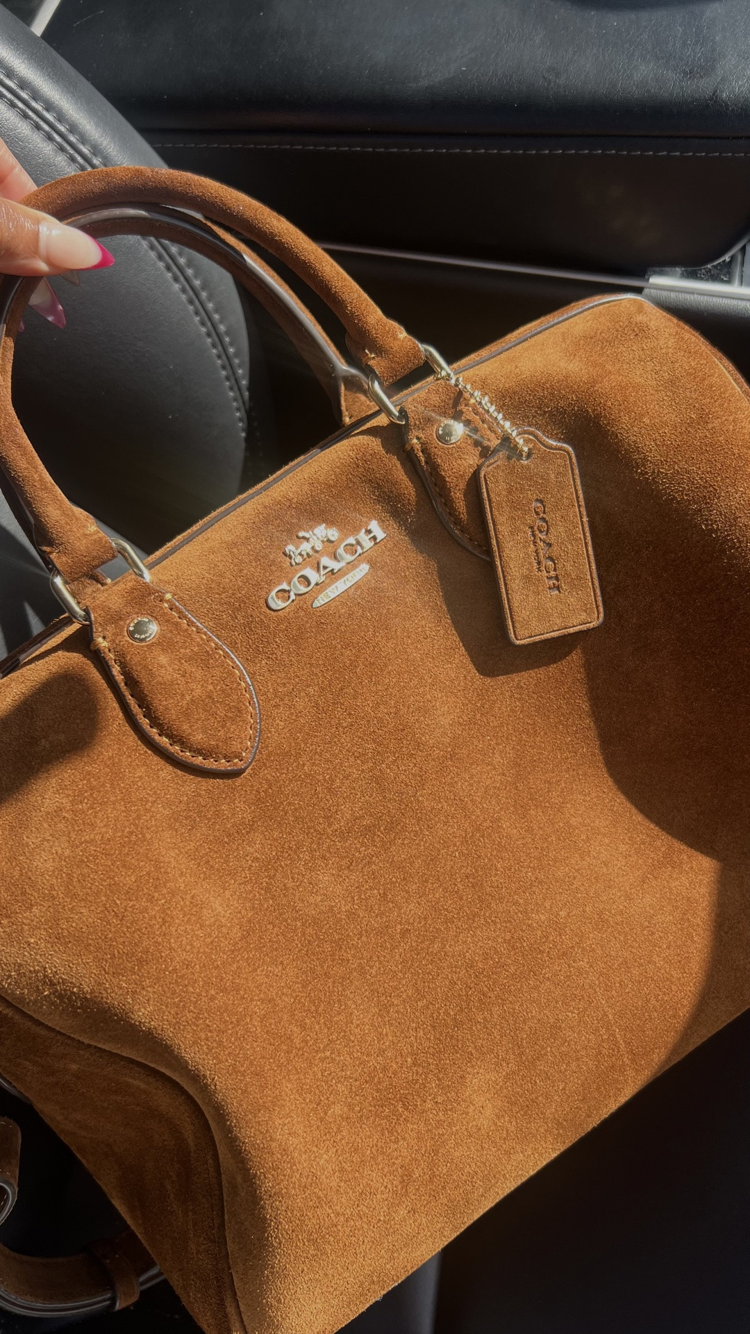 I didn’t expect to love this bag as much as I do 🤎 The Coach Rowan in this rich gold suede is even more gorgeous in person—the perfect texture and color for fall. 
Coach large Rowan. Purse for fall.

#LTKSeasonal #LTKootd #LTKTravel
