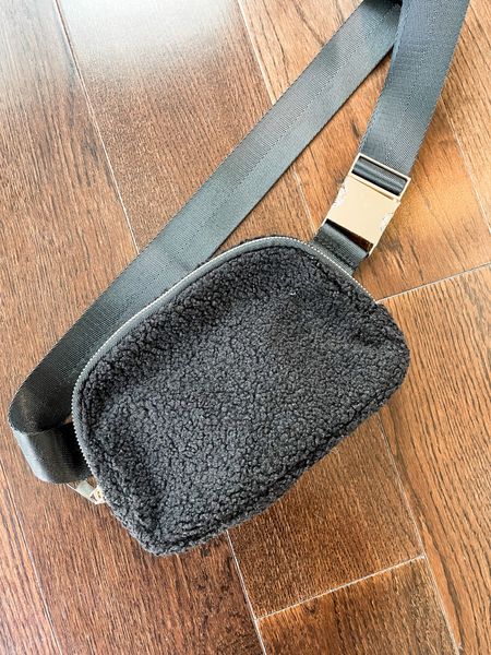 Sherpa fleece belt bag look for less Amazon 

#LTKFind #LTKitbag #LTKGiftGuide