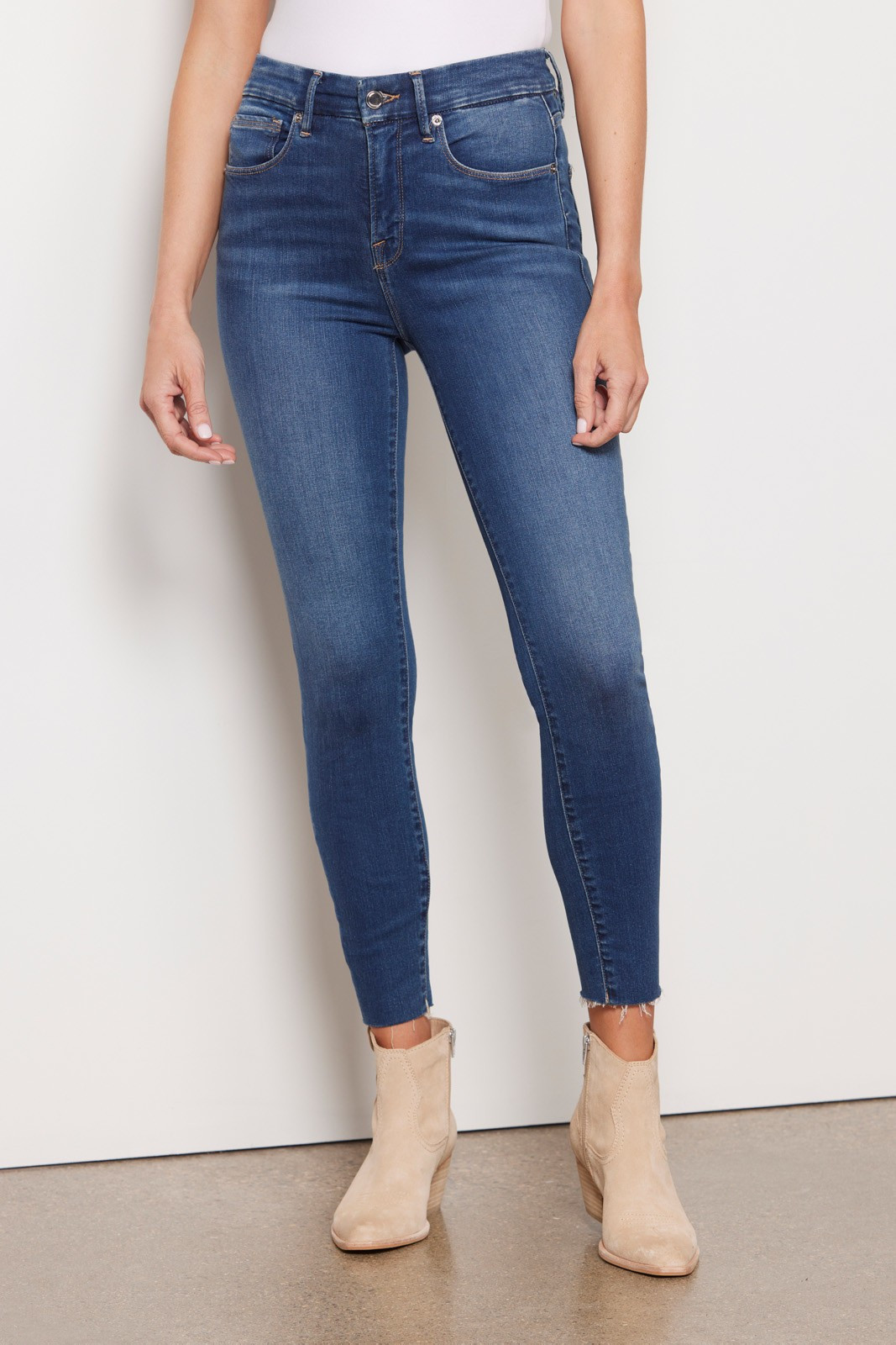 GOOD AMERICAN Good Waist Crop Jean | EVEREVE | Evereve