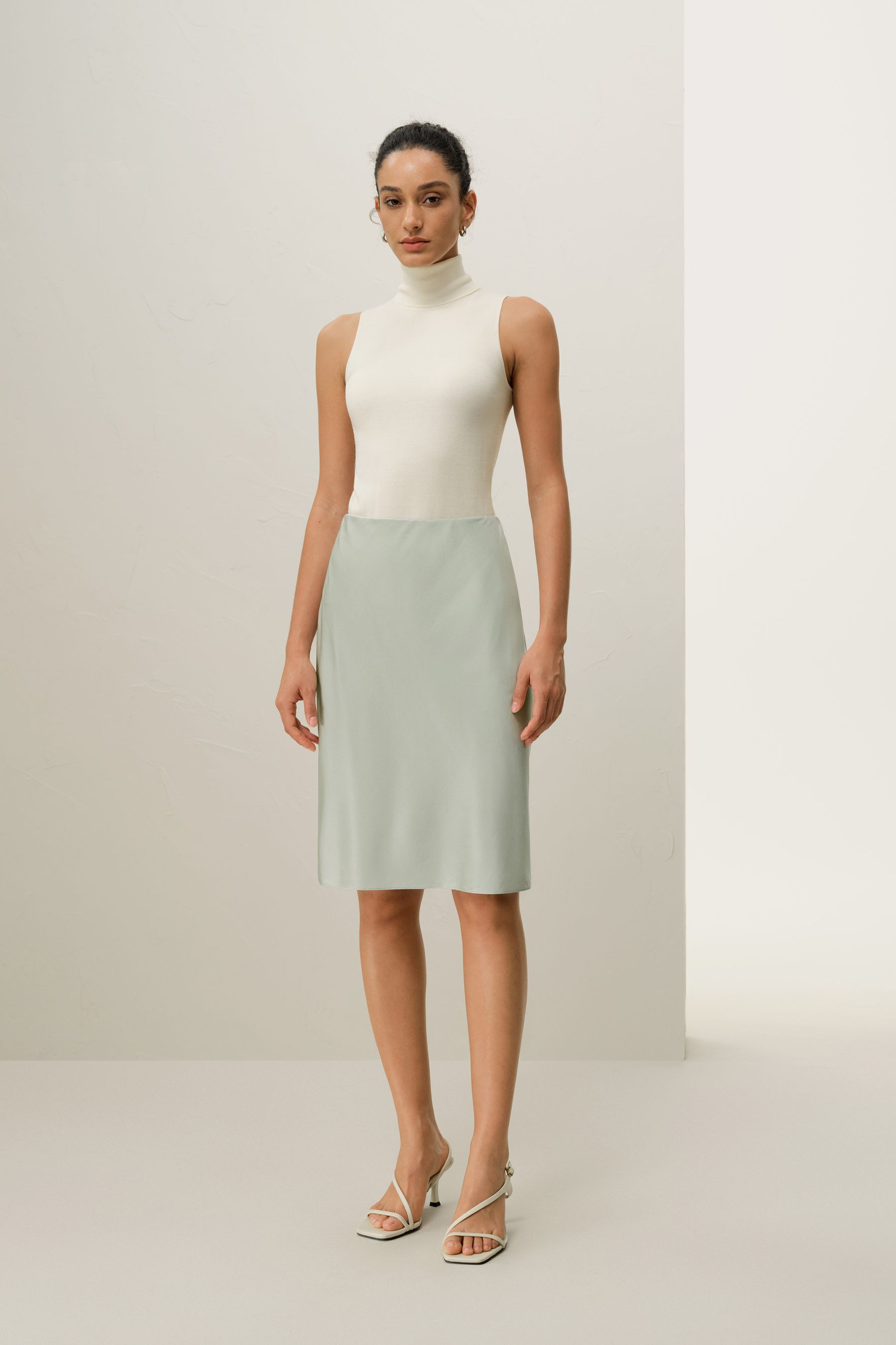 Stretchy Charmeuse Minimalist Skirt | LILYSILK