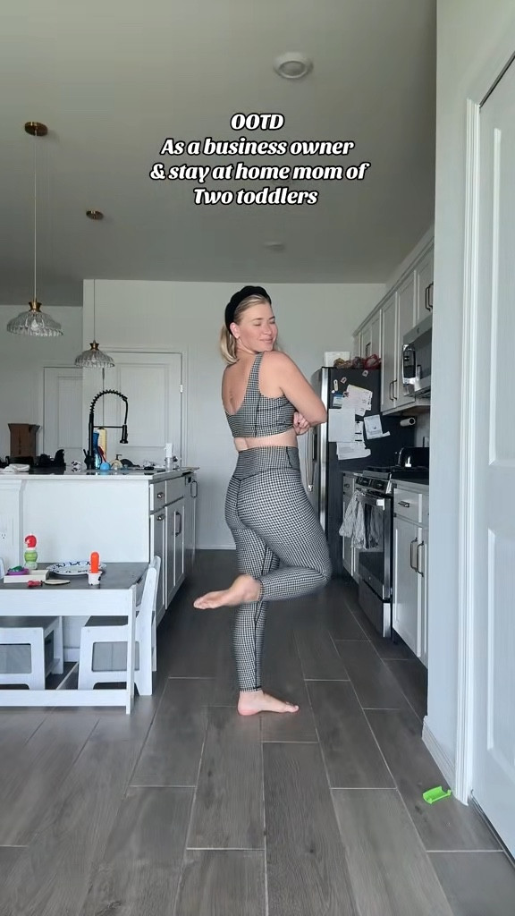 Houndstooth athletic set 

#LTKActive #LTKStyleTip #LTKMidsize