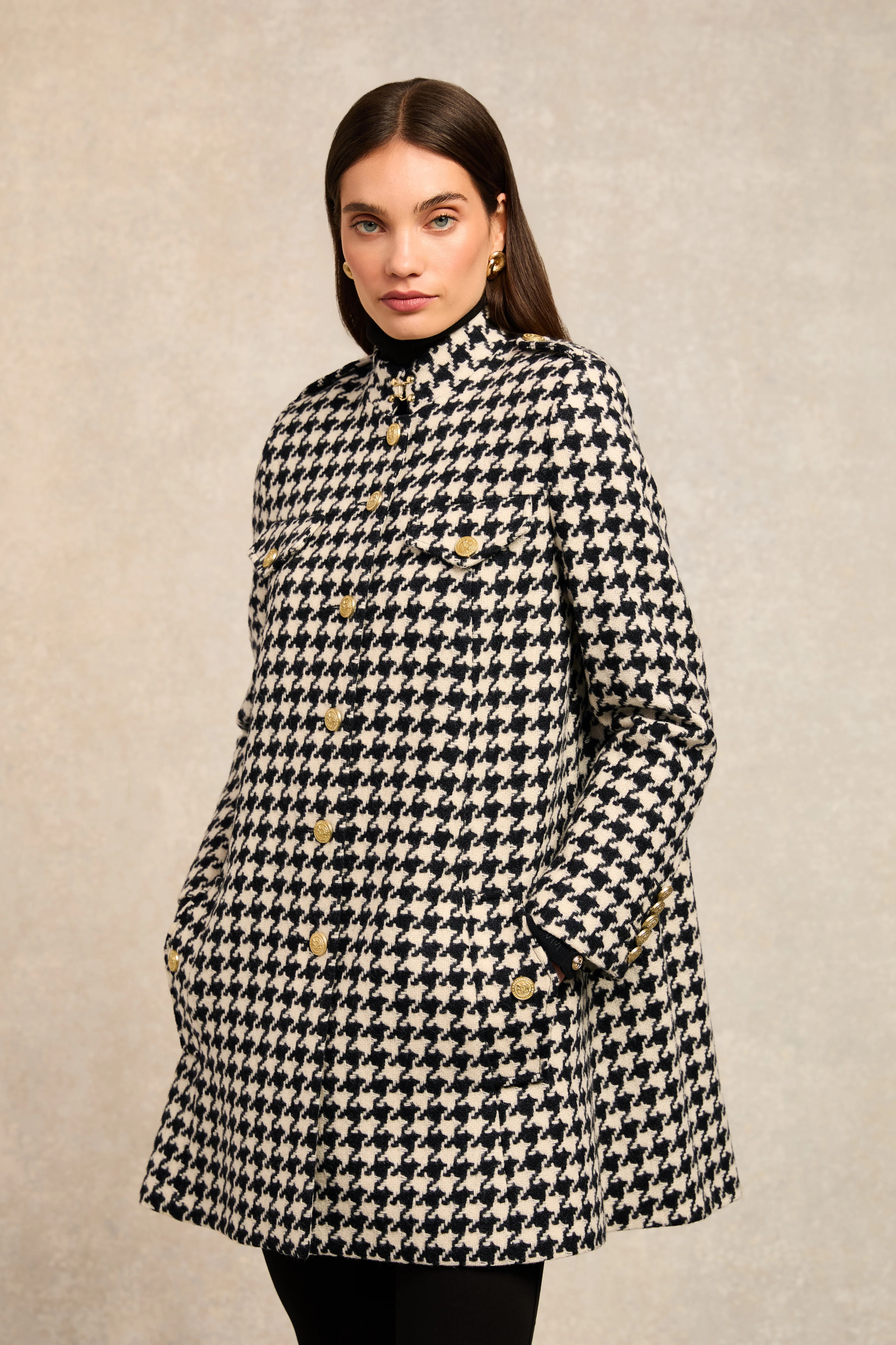 Highbury Cape Coat (Large Scale Houndstooth) | Holland Cooper