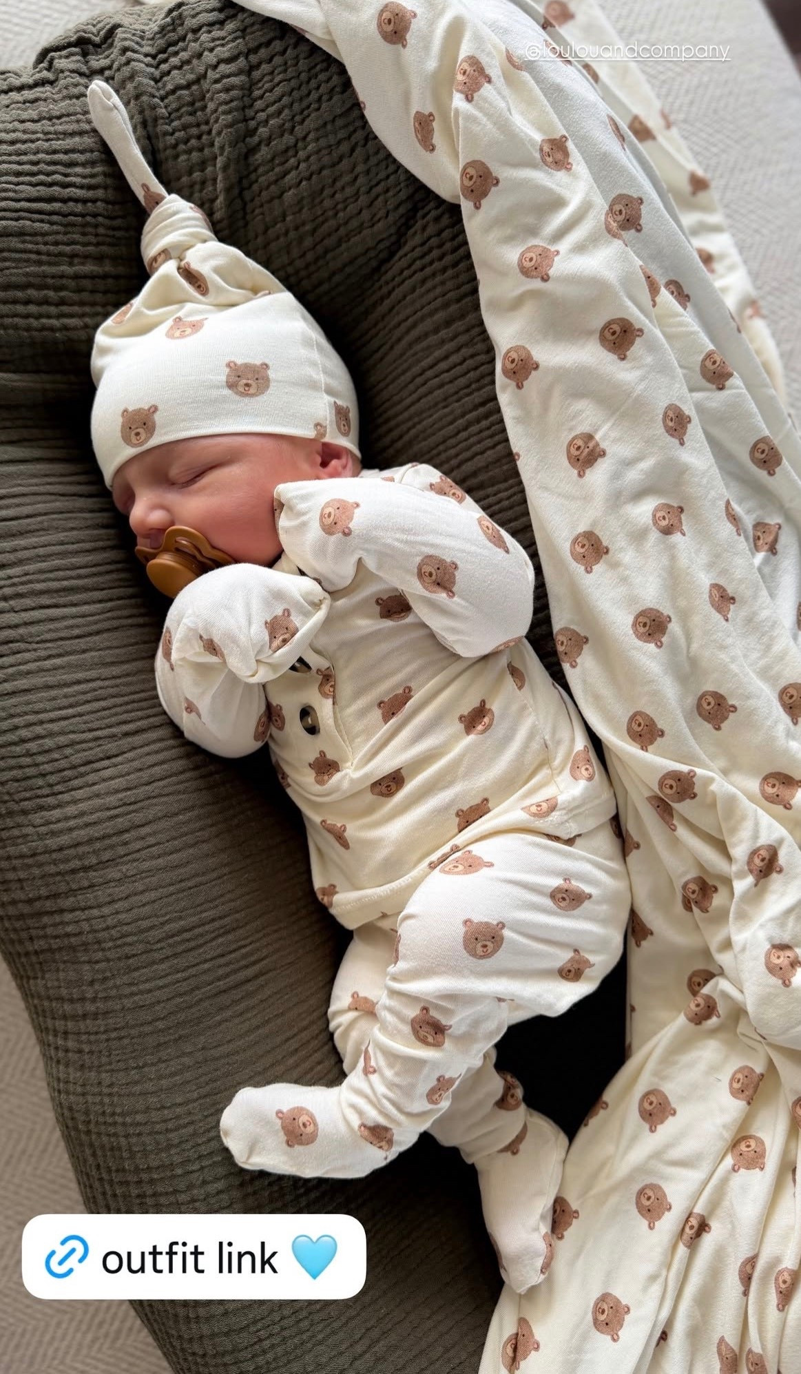 Cutest newborn hat bundle! Comes with the top, bottom & hat! Love the teddy print 🧸

#LTKBump #LTKBaby #LTKmomlife