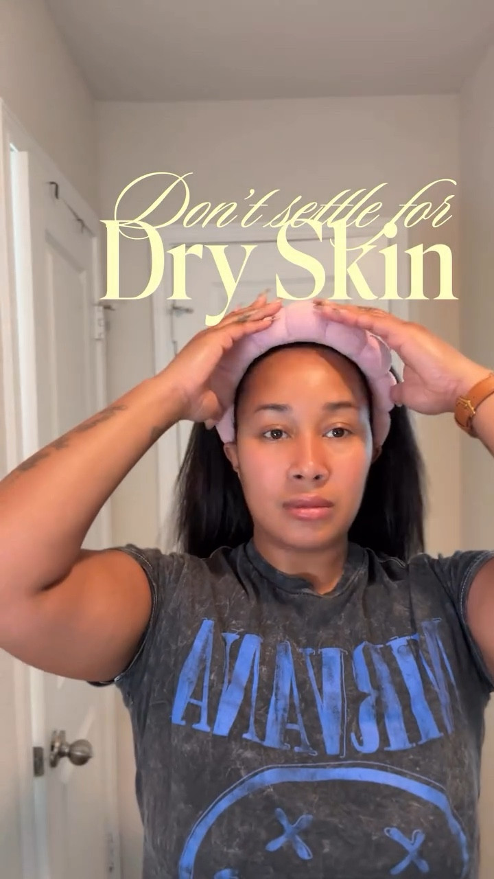 ✨ Skincare for Dry Skin ✨
Because glowing starts with taking care of the skin you’re in. My higher self knows hydration is non-negotiable, so this routine is all about restoring moisture, calming my skin, and keeping it soft + radiant. 💧

Do you struggle with dry skin too? Drop your go-to product in the comments—I love discovering new favorites! 👇

#SkincareRoutine #DrySkinSolutions #GlowUpJourney #HigherSelfCare #EverydayGlow #fallskincare 

#LTKBeauty