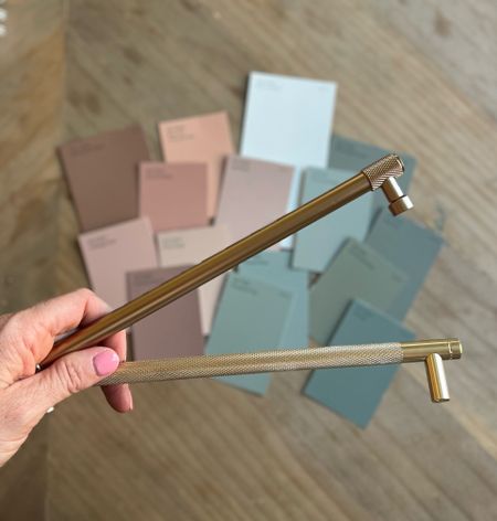 Never have I ever had such a hard time choosing paint colors 😂 but I think I chose a hardware!! I love the bronze one! So now that I have that figured out, I can narrow down paint colors. Bothhardware linked! Both are beautiful and great quality! 

#LTKhome