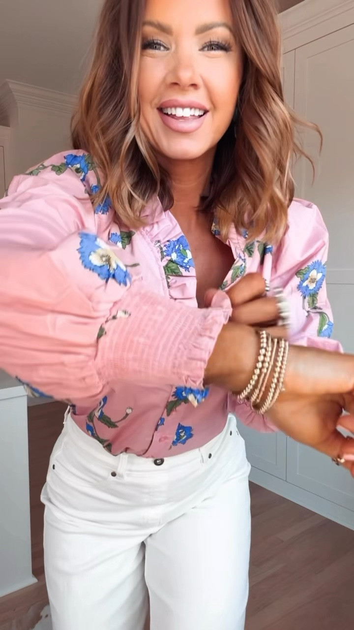 everything linked from spanx and avara! i’m wearing a medium in top and bottoms. ♥️ all my fav beauty products linked too! 

code BETSY15 for avara
code BETSYXSPANX for spanx 
code BETSY for @goldielew_
code BETSY20 for coco & eve
code BETSYPLEX for loving tan 

#LTKBeauty #LTKStyleTip #LTKSaleAlert