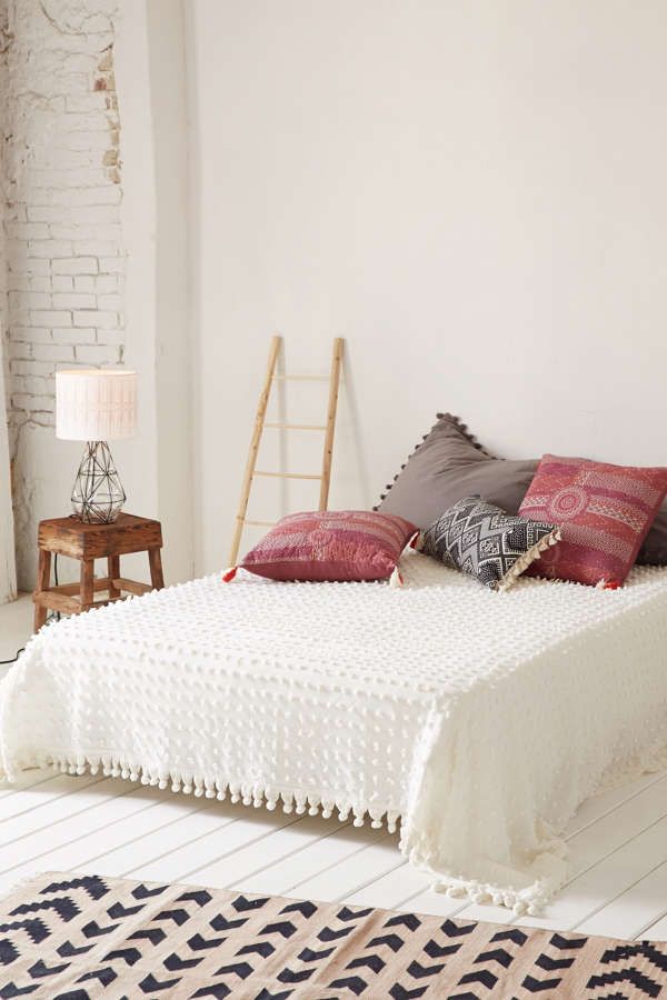 Tufted Dot Coverlet | Urban Outfitters US