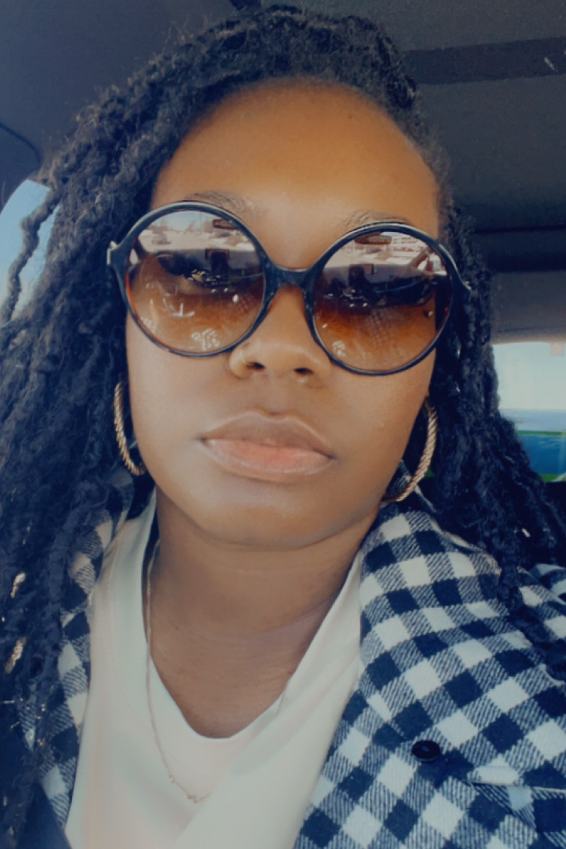 Brown tinted, super cool, every day Cartier sunglasses. Reasonably priced. Great for on the go… 😎







#LTKStyleTip