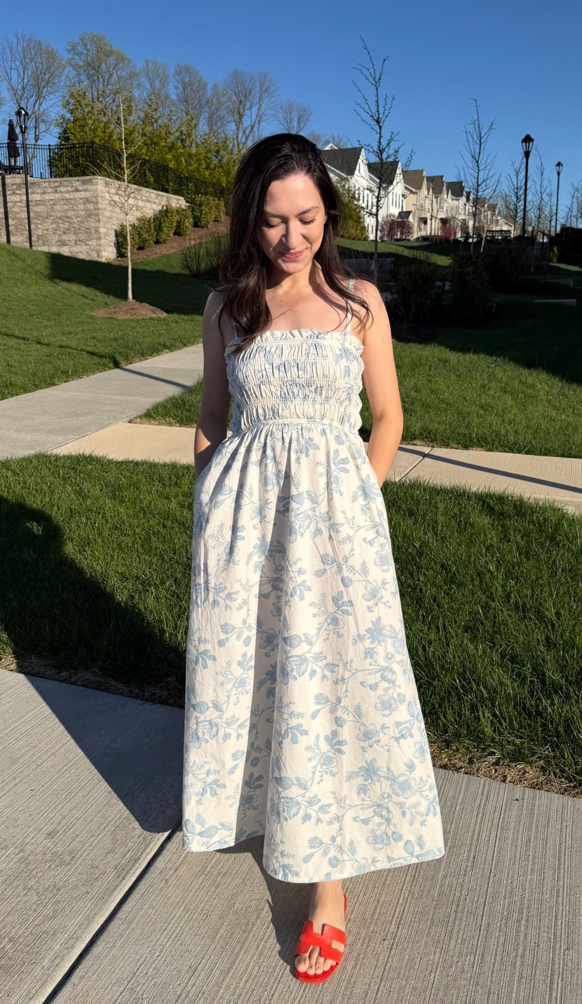 The perfect spring dress for any occasion at an amazing price point! 

For reference, I’m 5’2 and wearing an XS. This dress has great stretch and bump-friendly! & it has POCKETS!


Spring dress / target find / casual dress / baby shower dress / target dress / mom style 

#LTKBump #LTKootd #LTKmomlife