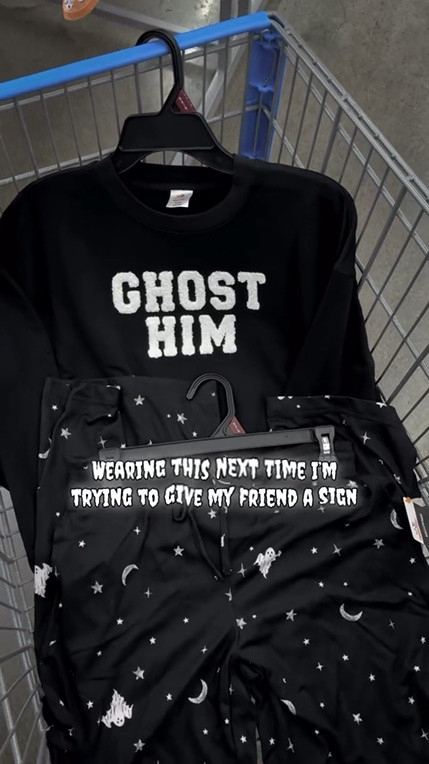 🤭

#spookyseason #spookyszn #halloweenvibes #ghosthim #halloweenpajamas