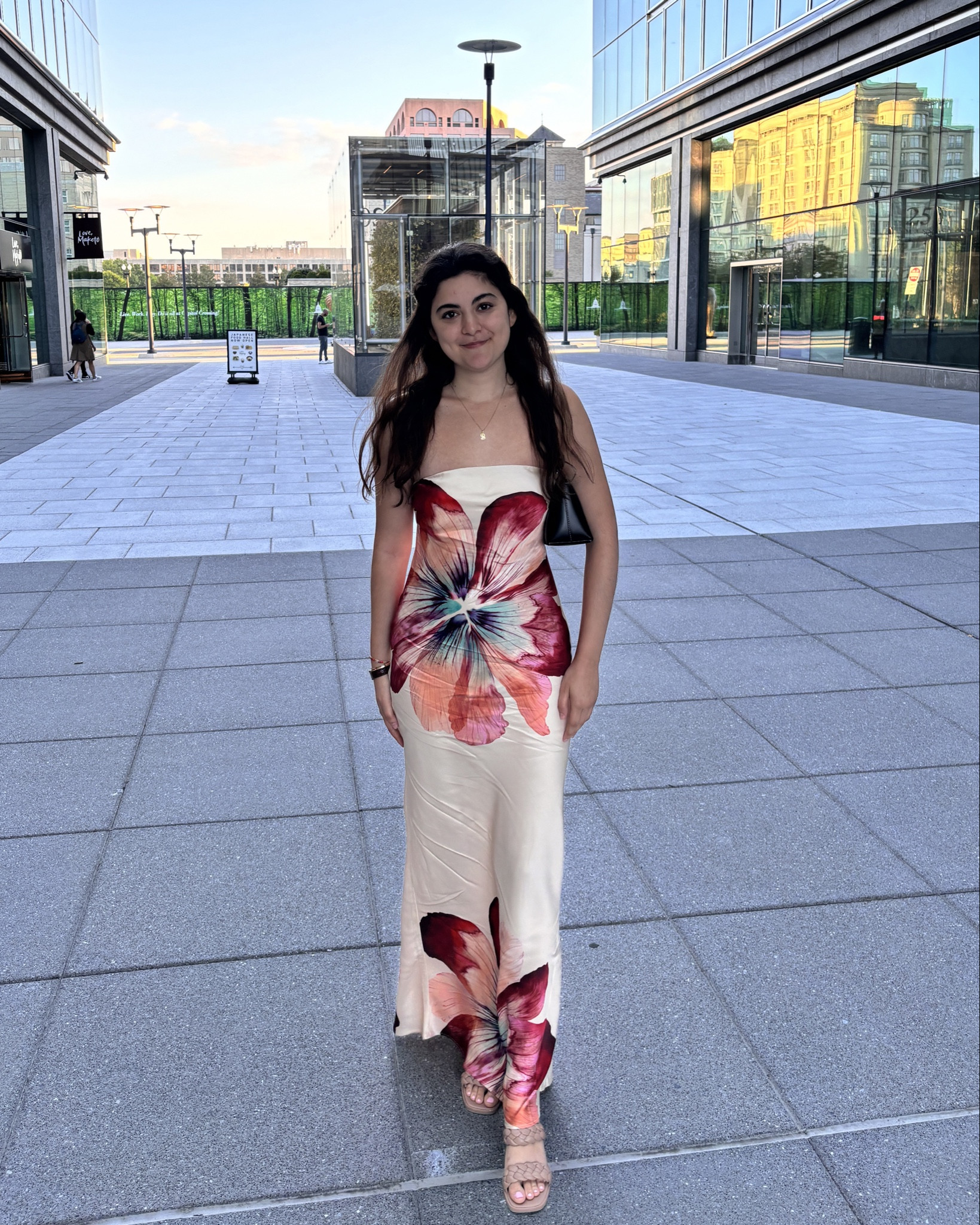 this dress is so comfortable and just absolutely stunning 

#LTKItBag #LTKSeasonal #LTKStyleTip